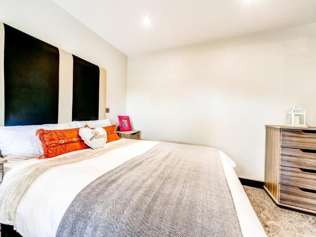 5 bedroom house to rent