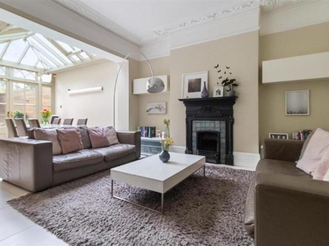 5 bedroom house to rent