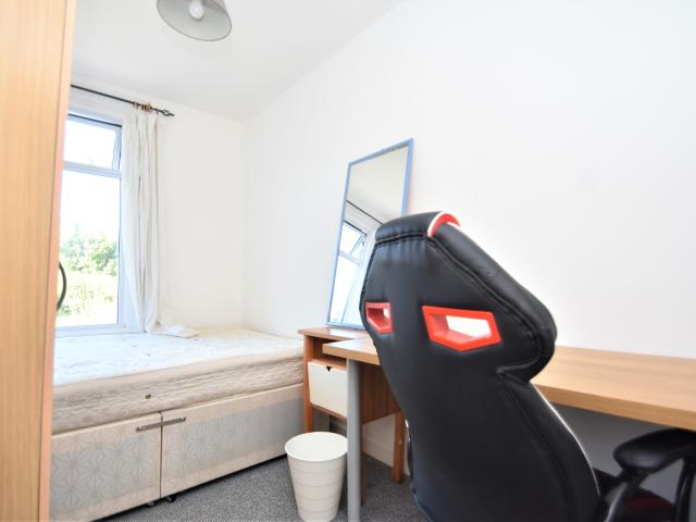 5 bedroom house to rent