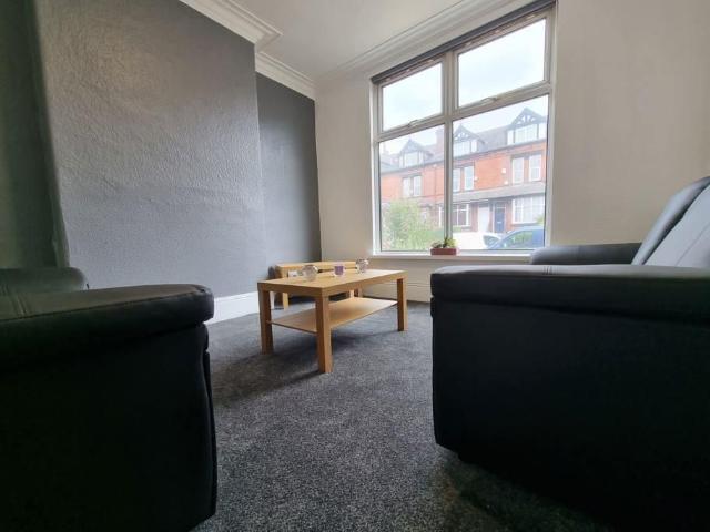 5 bedroom house to rent