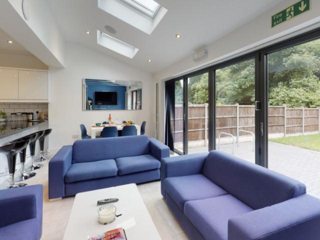 5 bedroom house to rent
