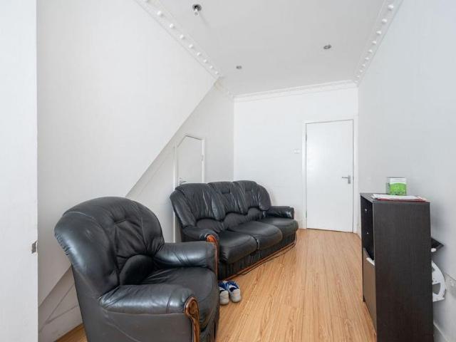5 bedroom house to rent