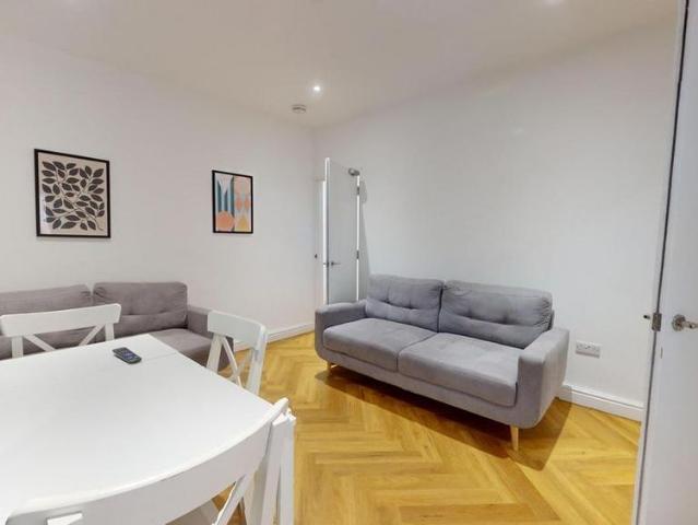5 bedroom house to rent