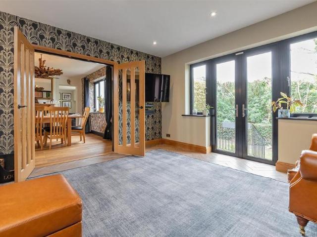5 bedroom house to rent