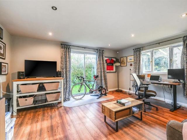 5 bedroom house to rent
