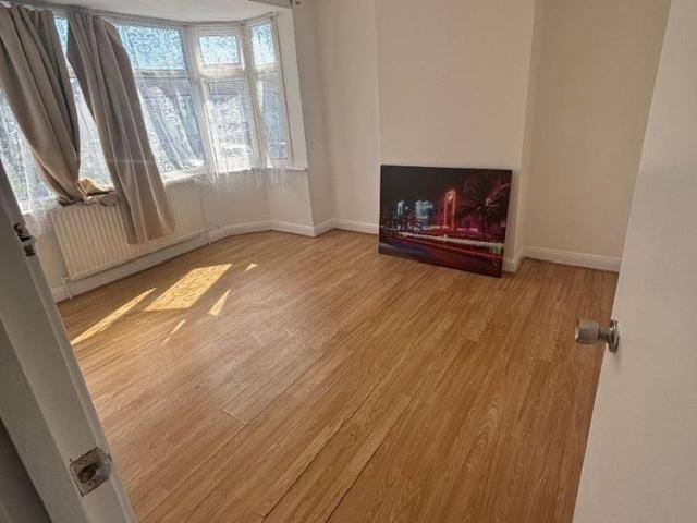 5 bedroom house to rent
