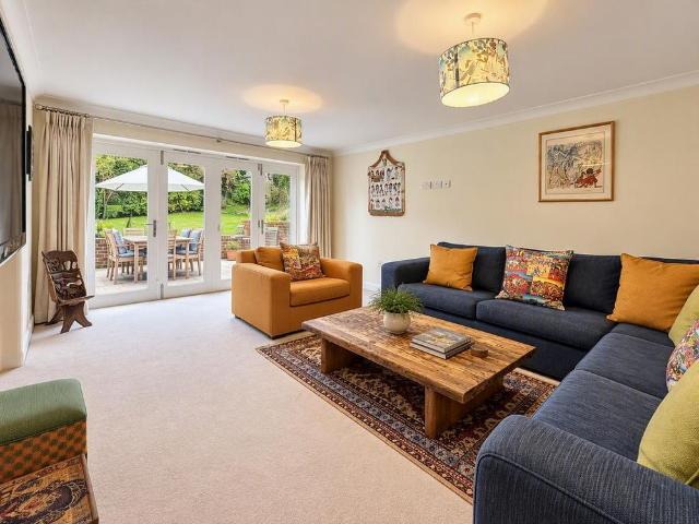5 bedroom house to rent