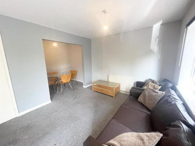 5 bedroom house to rent