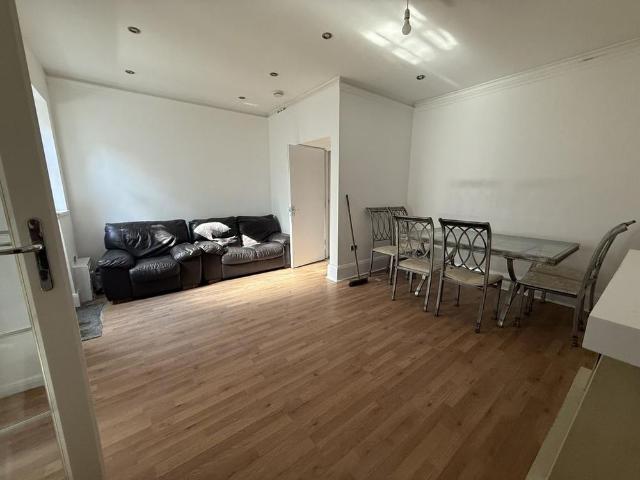 5 bedroom house to rent