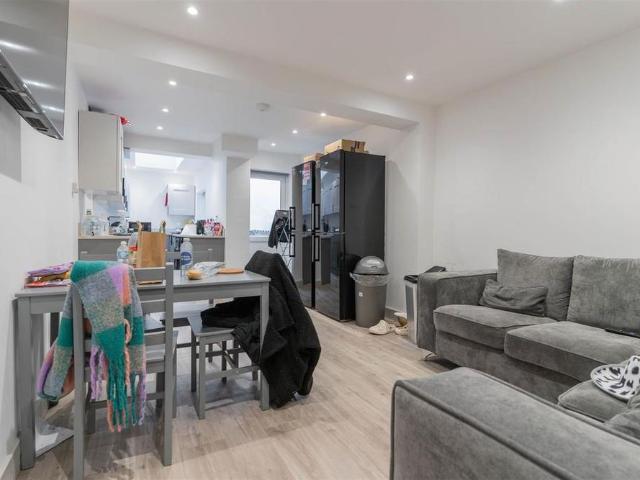 5 bedroom house to rent