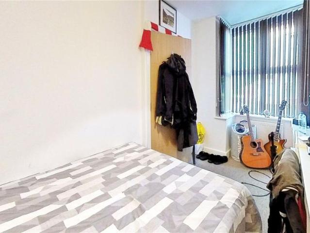 5 bedroom house to rent
