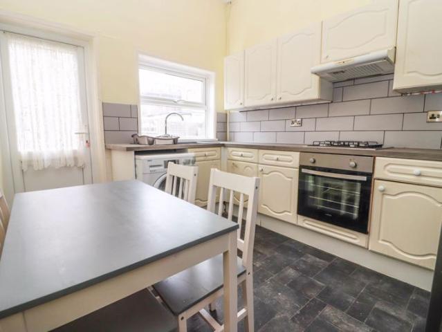 5 bedroom house to rent