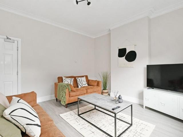 5 bedroom house to rent