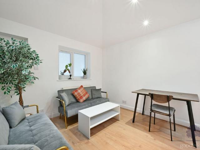 5 bedroom house to rent