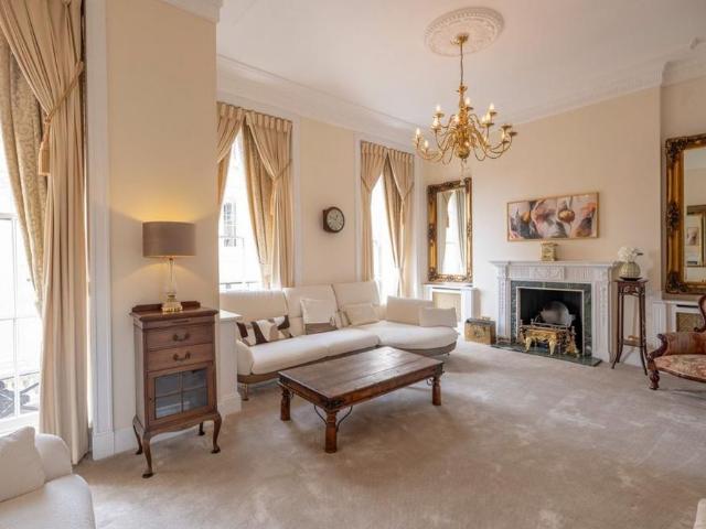 5 bedroom house to rent