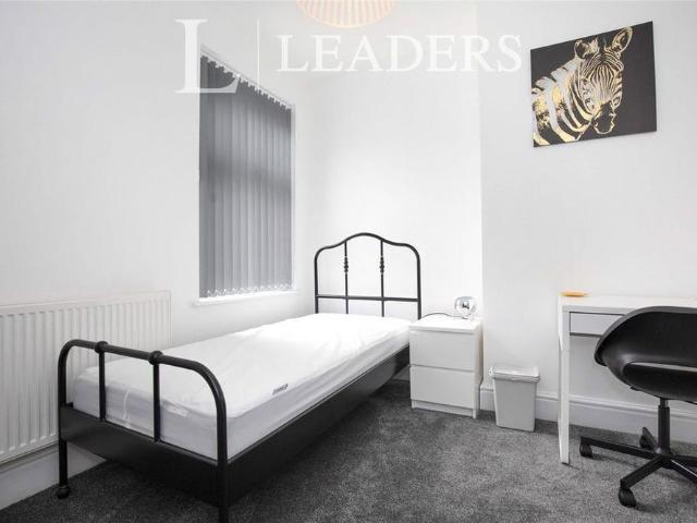 5 bedroom house to rent