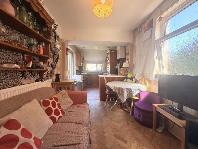 5 bedroom house to rent