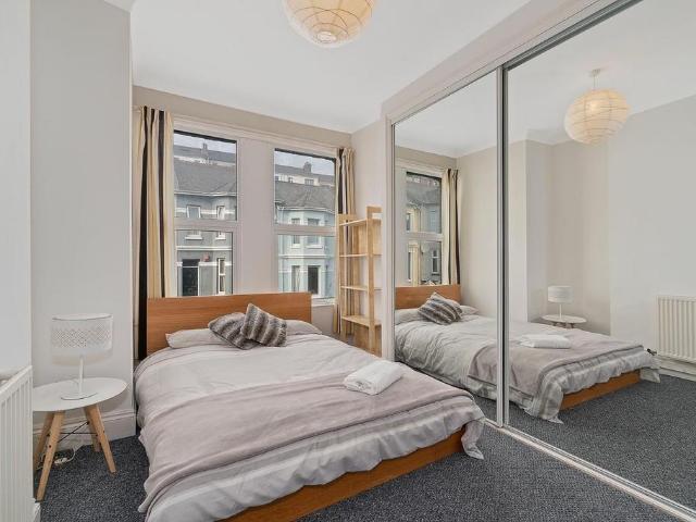 5 bedroom house to rent