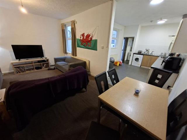 5 bedroom house to rent