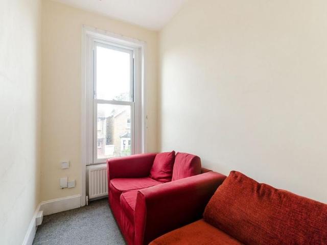 5 bedroom house to rent