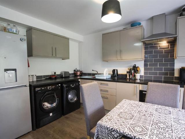5 bedroom house to rent