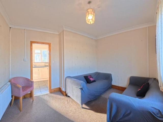 5 bedroom house to rent