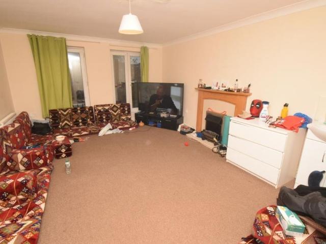 5 bedroom house to rent