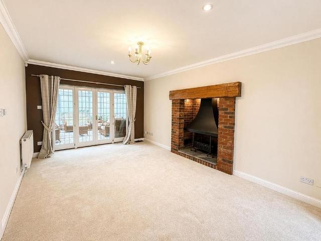 5 bedroom house to rent