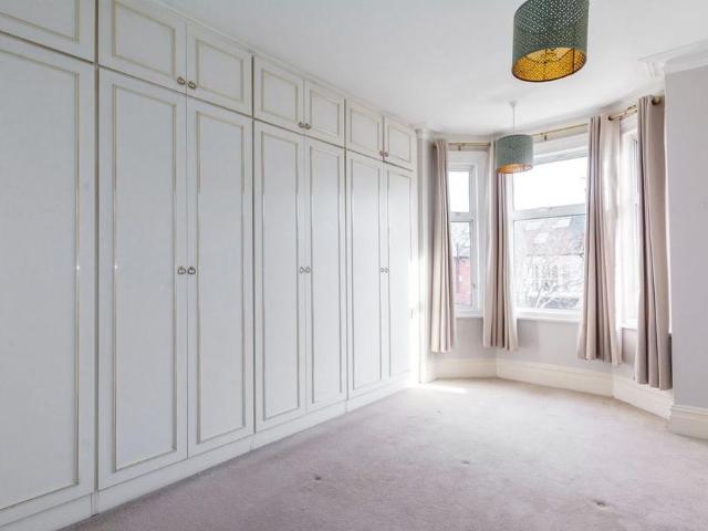 5 bedroom house to rent