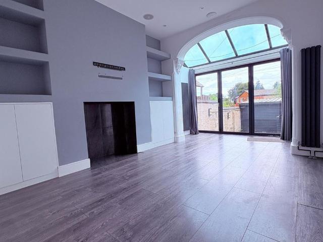 5 bedroom house to rent