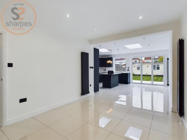 5 bedroom house to rent