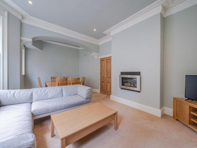 5 bedroom house to rent