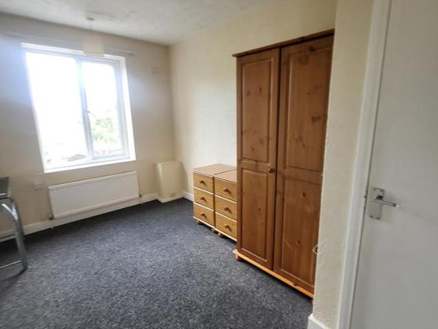5 bedroom house to rent