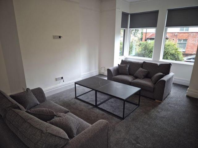 5 bedroom house to rent