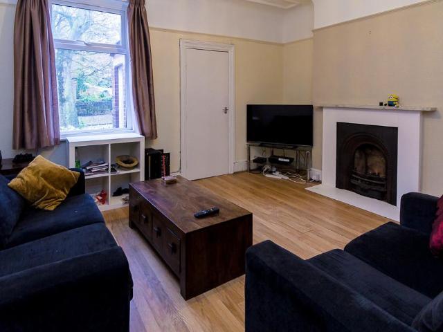 5 bedroom house to rent