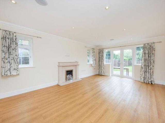 5 bedroom house to rent