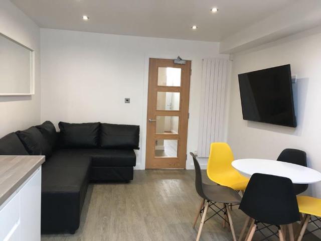 5 bedroom house to rent