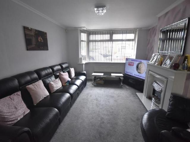 5 bedroom house to rent