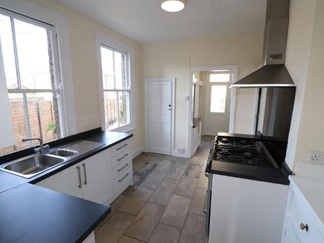 5 bedroom house to rent