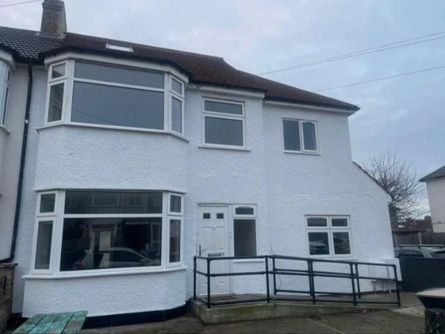 5 bedroom house to rent