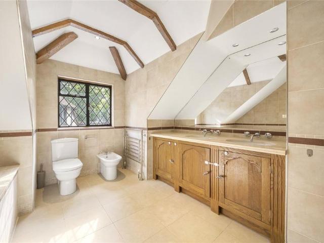 5 bedroom house to rent
