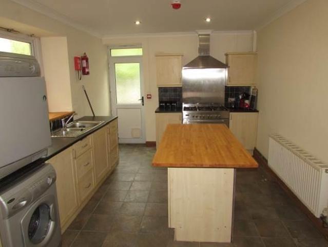 5 bedroom house to rent