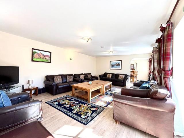 5 bedroom house to rent