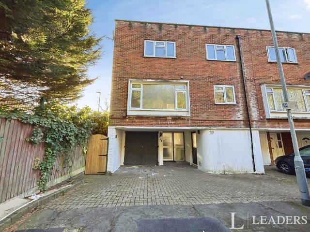 5 bedroom house to rent