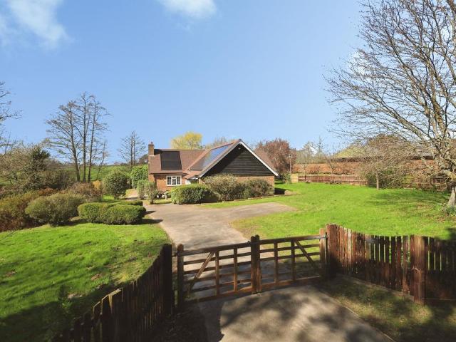 5 bedroom house to rent