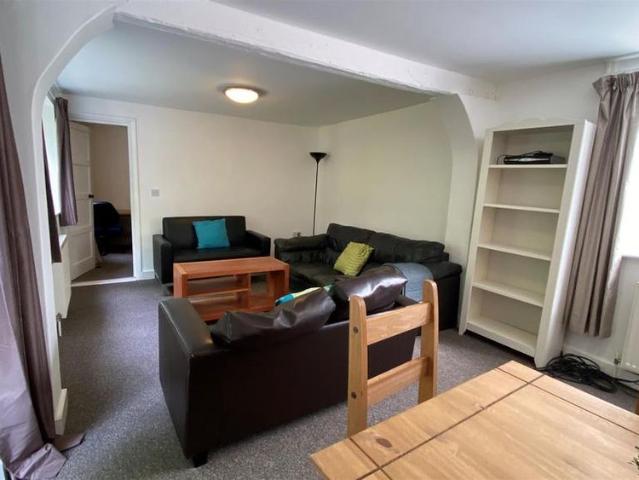 5 bedroom house to rent