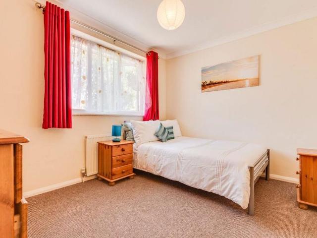 5 bedroom house to rent