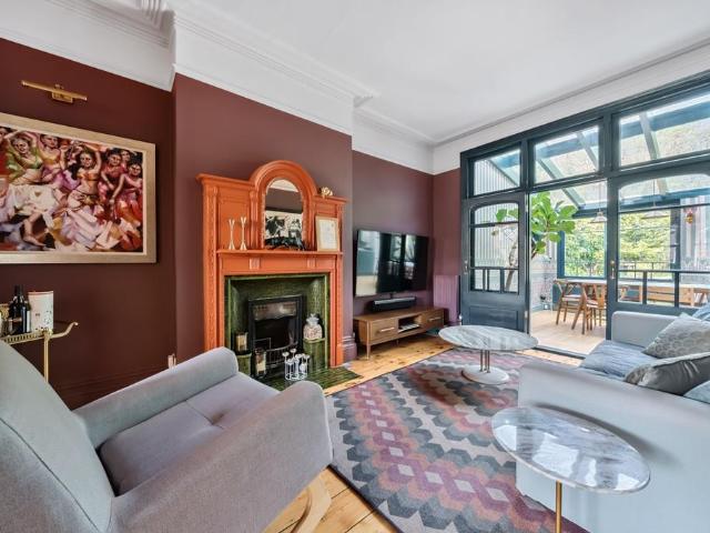 5 bedroom house to rent