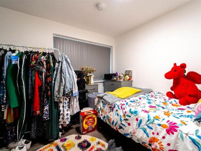 5 bedroom house to rent
