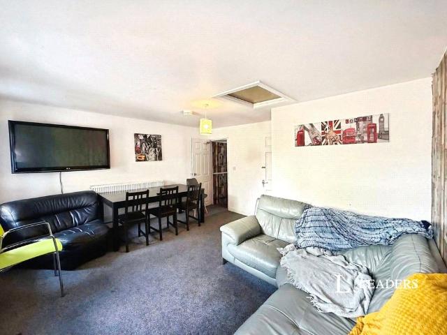 5 bedroom house to rent Henville Road, 40 Henville Road, Bournemouth, BH8